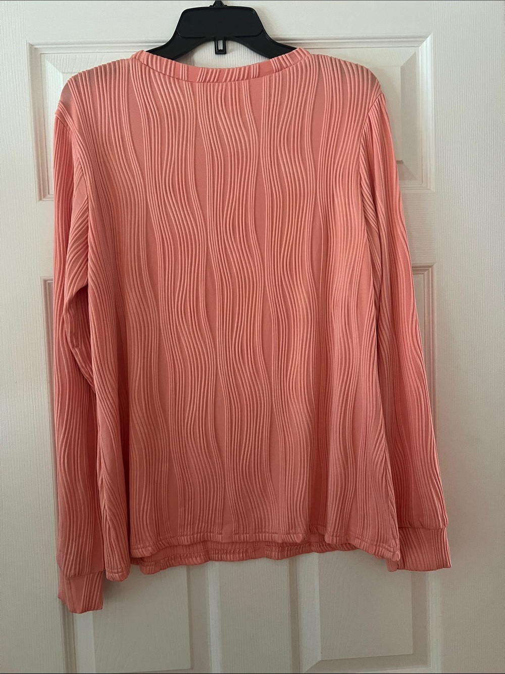 Source Unknown Coral-Style Long Sleeve Textured Top - Picture 2 of 2